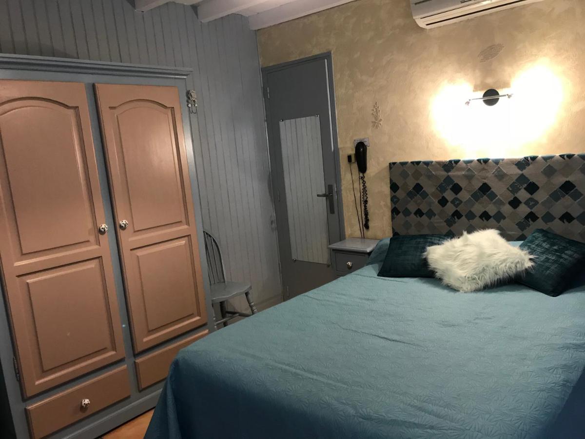 Logis Hotel Restaurant Hostellerie De La Tour Фонвией Екстериор снимка