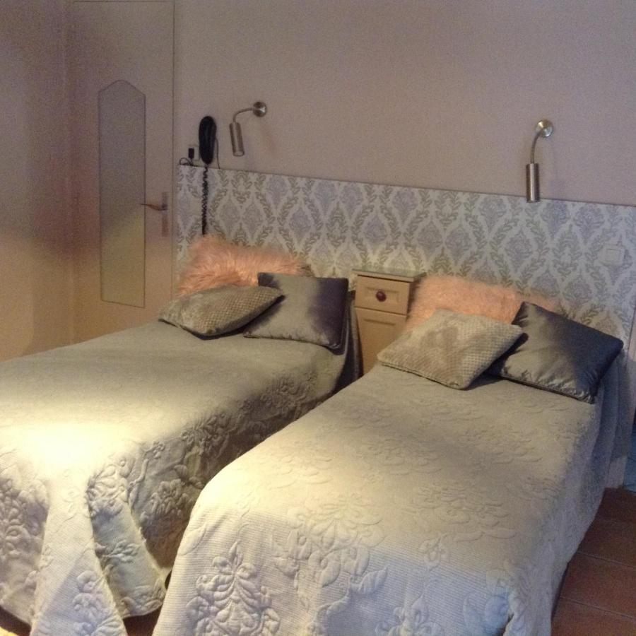 Logis Hotel Restaurant Hostellerie De La Tour Фонвией Екстериор снимка