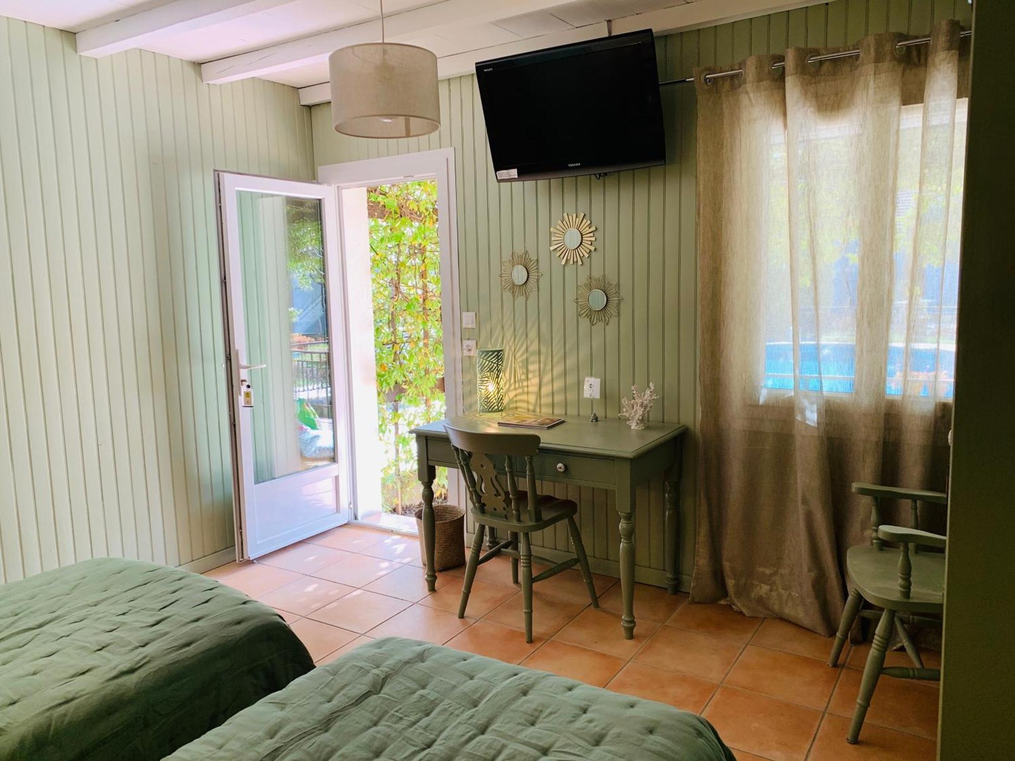 Logis Hotel Restaurant Hostellerie De La Tour Фонвией Екстериор снимка